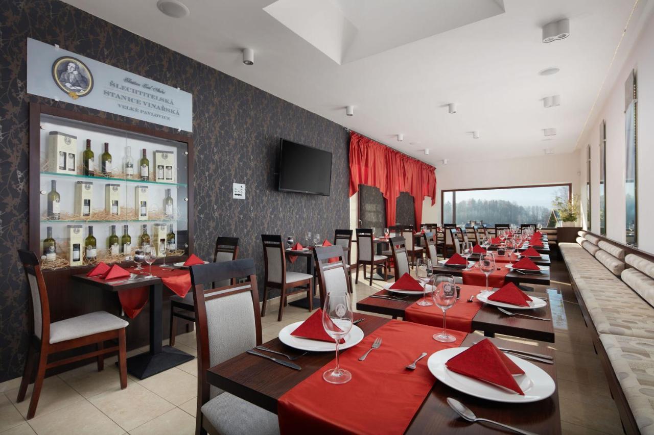 Hotel Slunny Dvur Jeseník Esterno foto