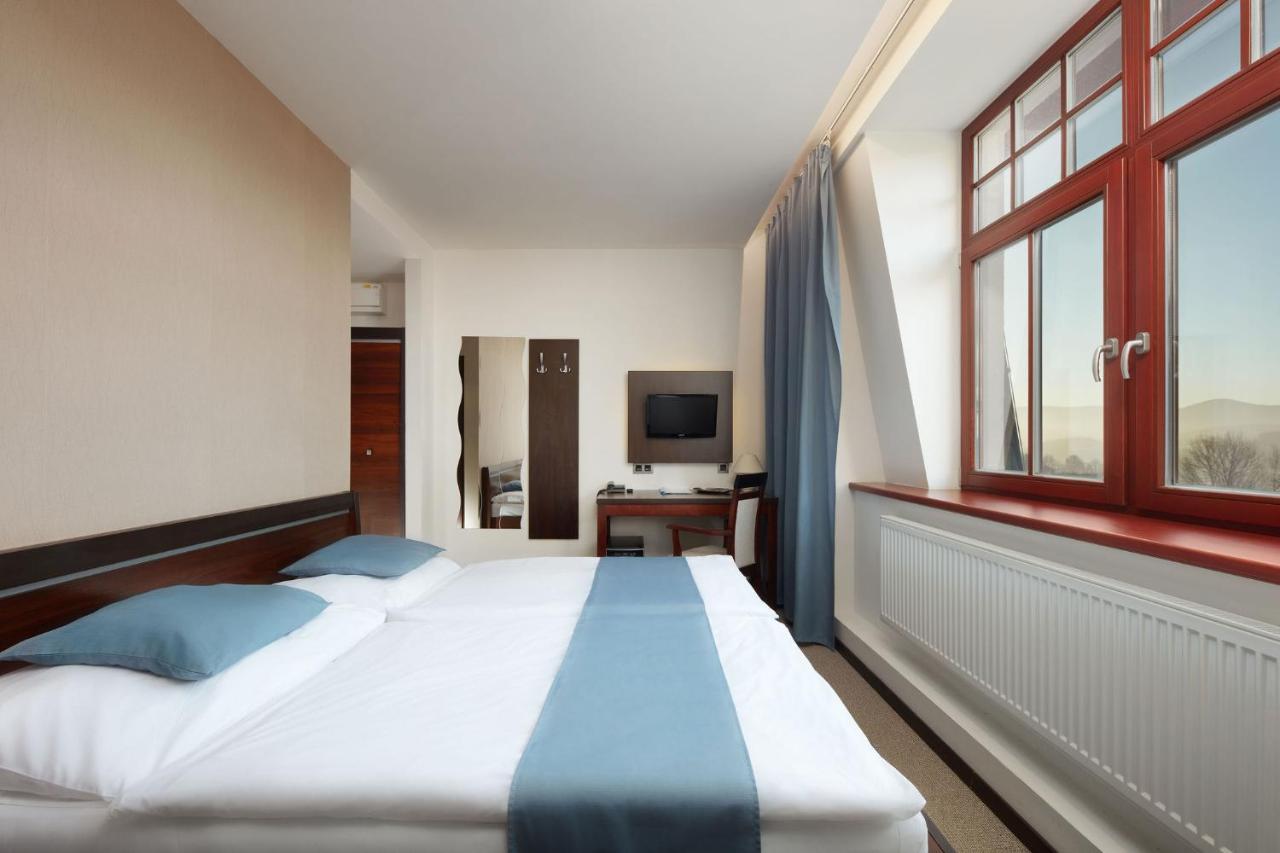 Hotel Slunny Dvur Jeseník Esterno foto