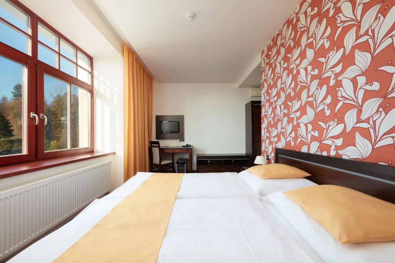 Hotel Slunny Dvur Jeseník Esterno foto