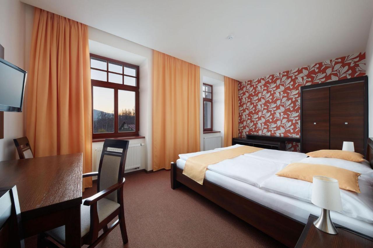 Hotel Slunny Dvur Jeseník Esterno foto