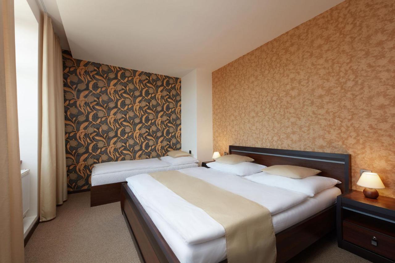 Hotel Slunny Dvur Jeseník Esterno foto
