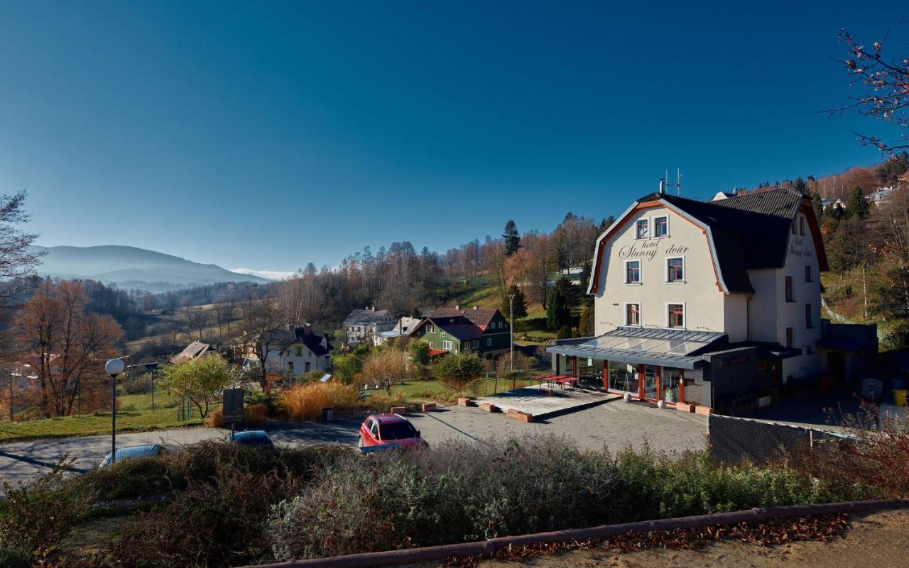 Hotel Slunny Dvur Jeseník Esterno foto