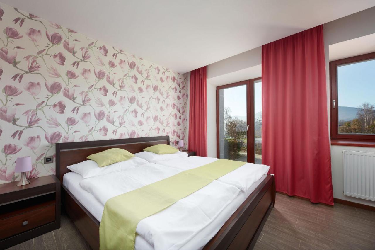 Hotel Slunny Dvur Jeseník Esterno foto