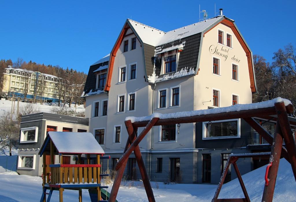 Hotel Slunny Dvur Jeseník Esterno foto