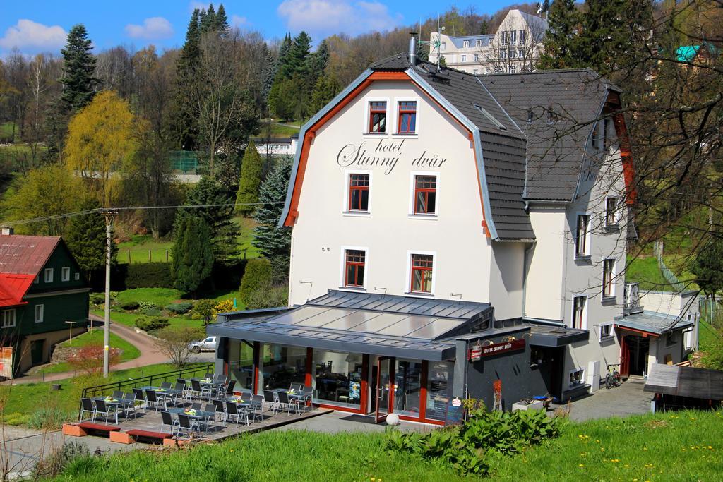 Hotel Slunny Dvur Jeseník Esterno foto